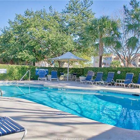 Newly Remodeled Hilton Head Villa ヒルトンヘッドアイランド エクステリア 写真